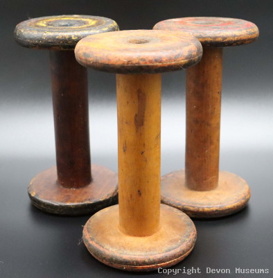 Wooden Bobbin , Small (B001) product photo
